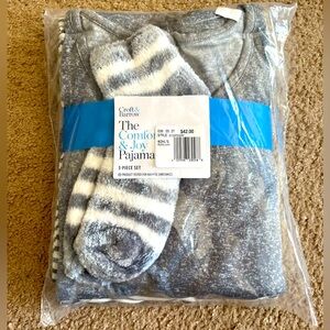 NEW in packaging Croft & Barrow 3 piece pajama set size Large.